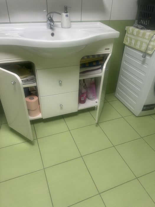 Vand mobiler baie  104 x86 cm , oglinda 96x90 cm