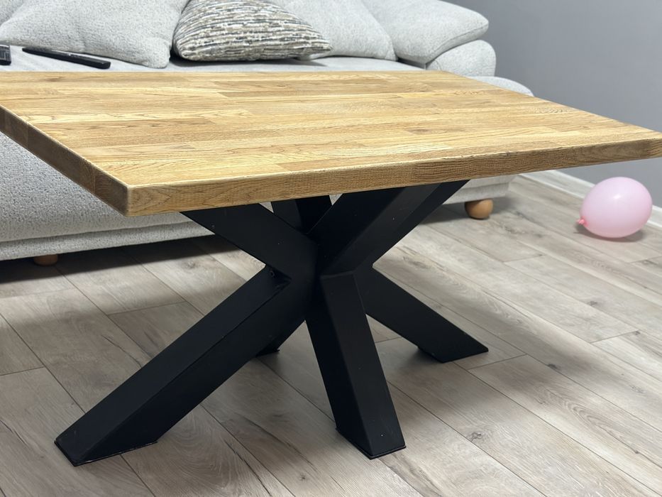 Холна маса от масивно  дърво