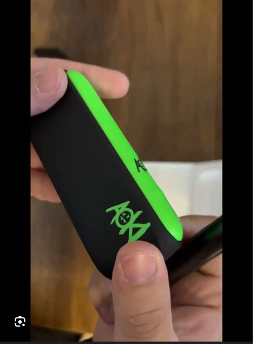 IQOS ILUMA green, limited edition STEVE AOKI