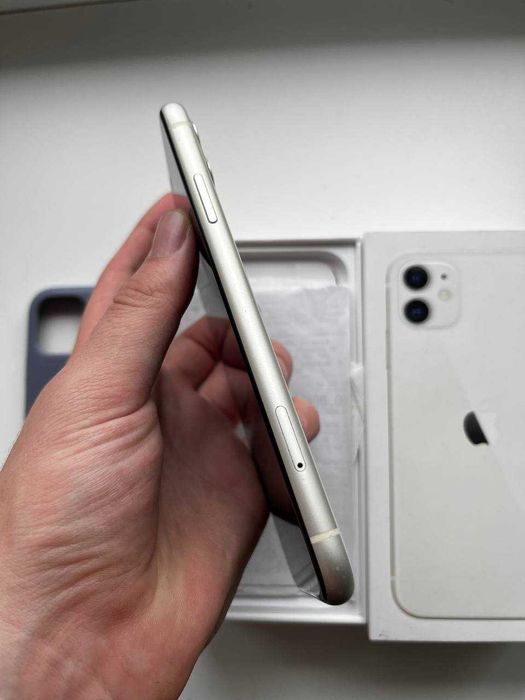 iPhone 11 с гарантией
