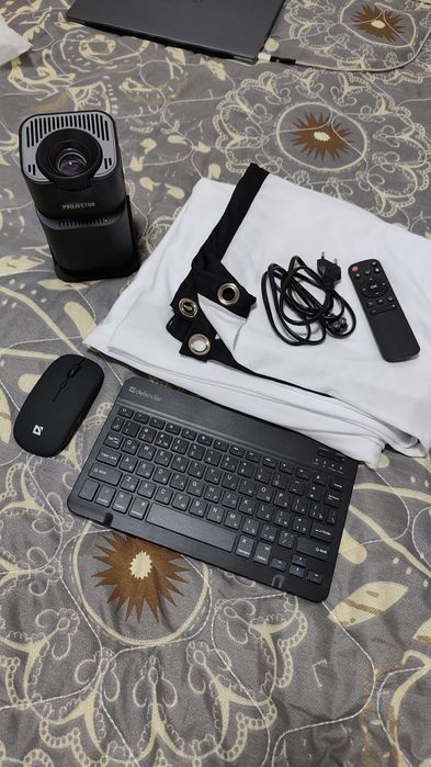 Продам кинопроектор + комплект для кино