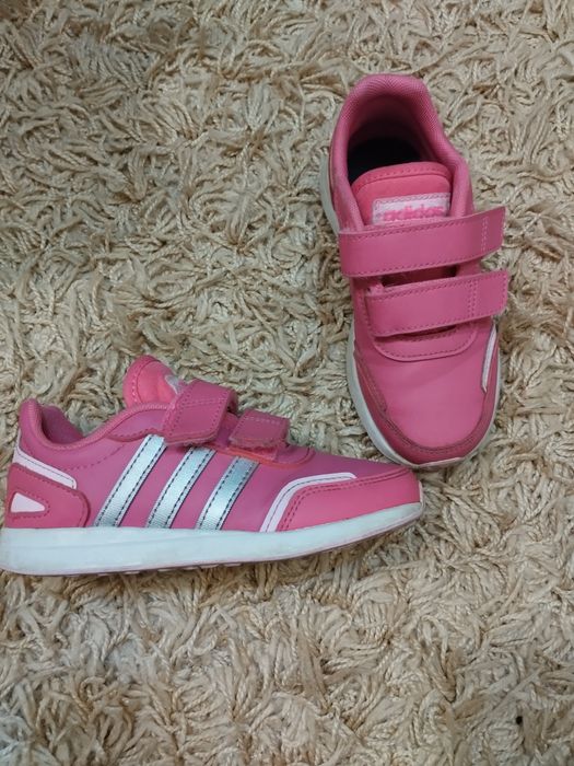 Маратонки адидас