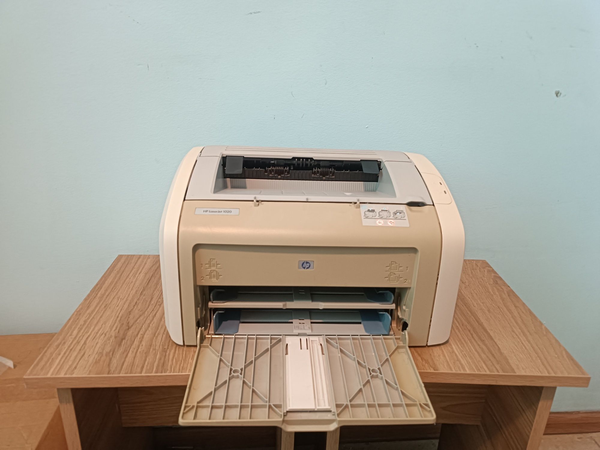 Продам принтер НР 1020