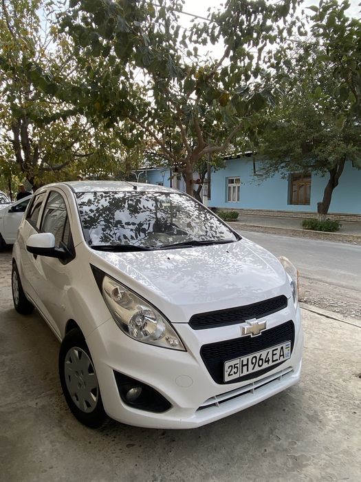 Kraskasi toza 1 pitnochasi bor orqa eshikda