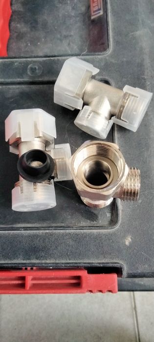Многофункционален тройник 3/4-1/2-3/4