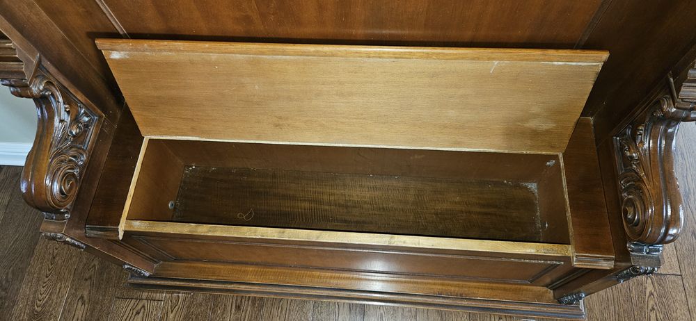 Cuier  cu lada stil baroc