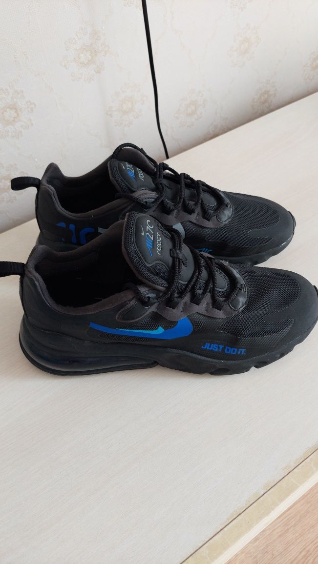 Кроссовки nike react 270 б/у Оригинал. Отличное состояние