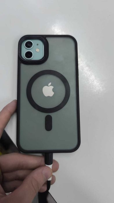 продам айфон 11  в отличном состоянии