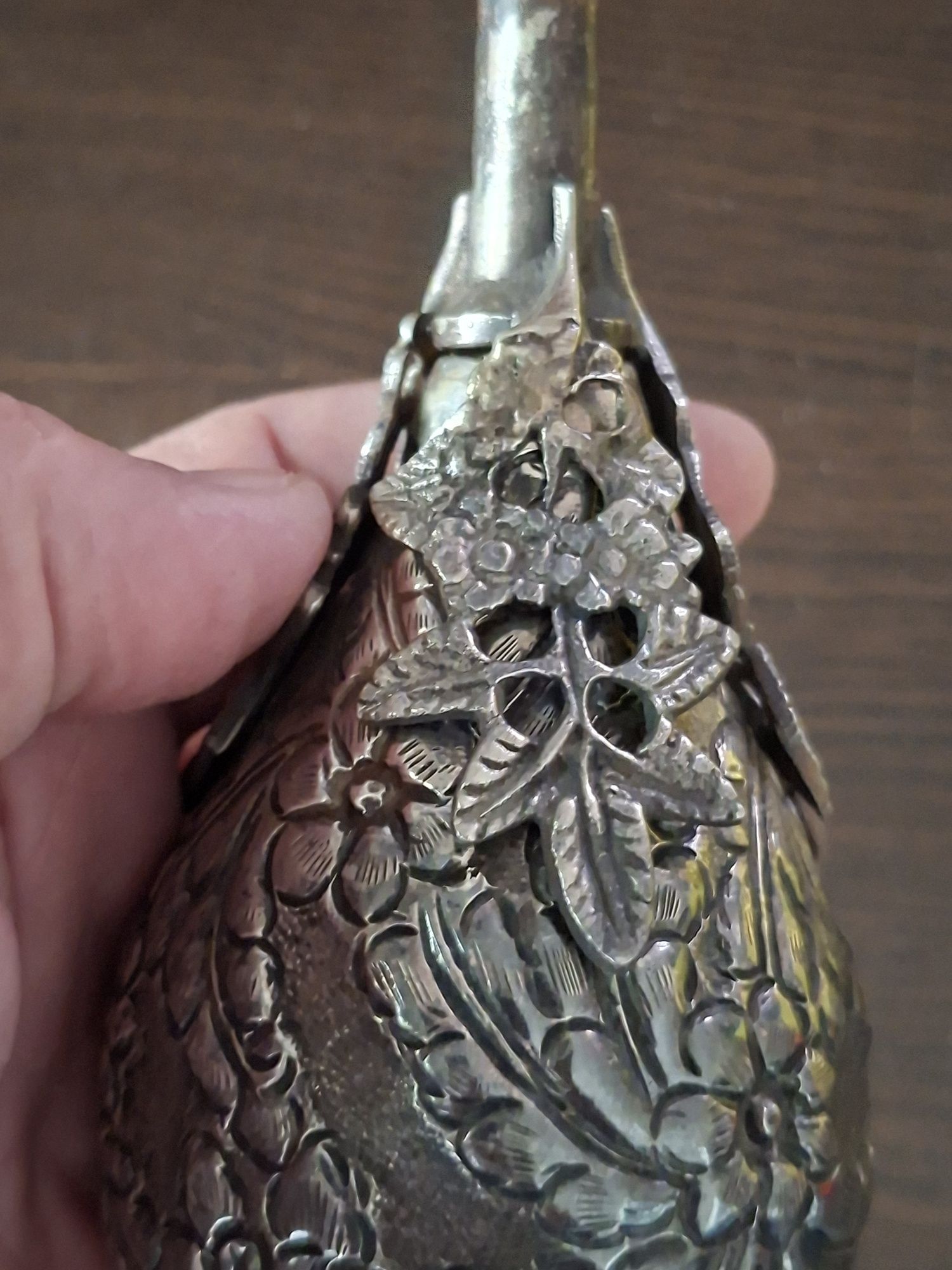 Старинно сребърно шише за благовония масла