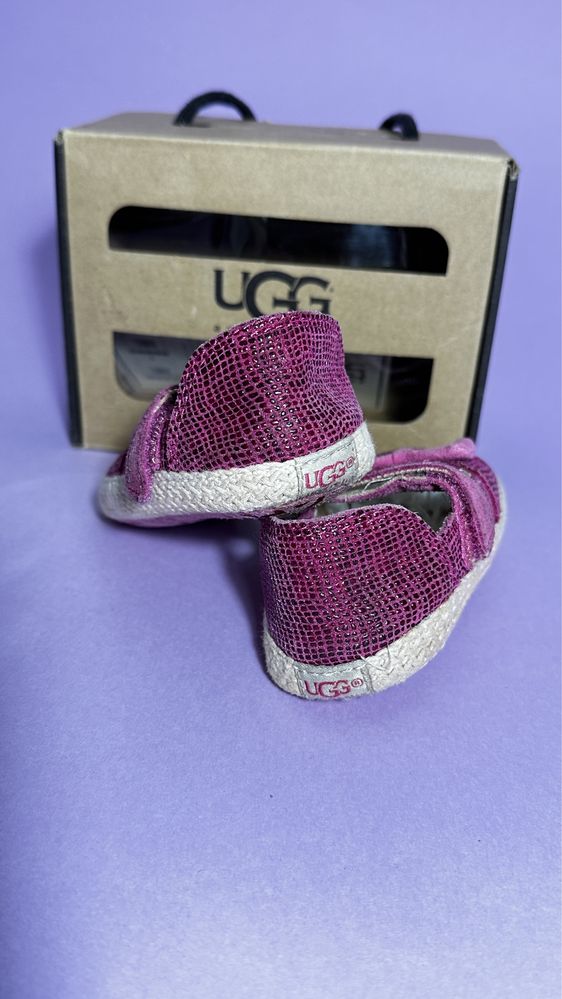 Pantofiori / Botoși • UGG (originali) • Nr. 20 EU / 13 cm / 1-2 ani