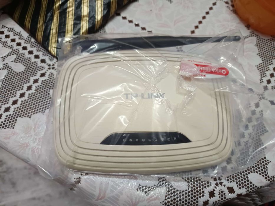 Два броя рутери  за интернет  TP-LINK