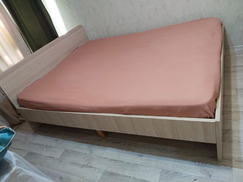 Продам кровать в хорошем состоянии