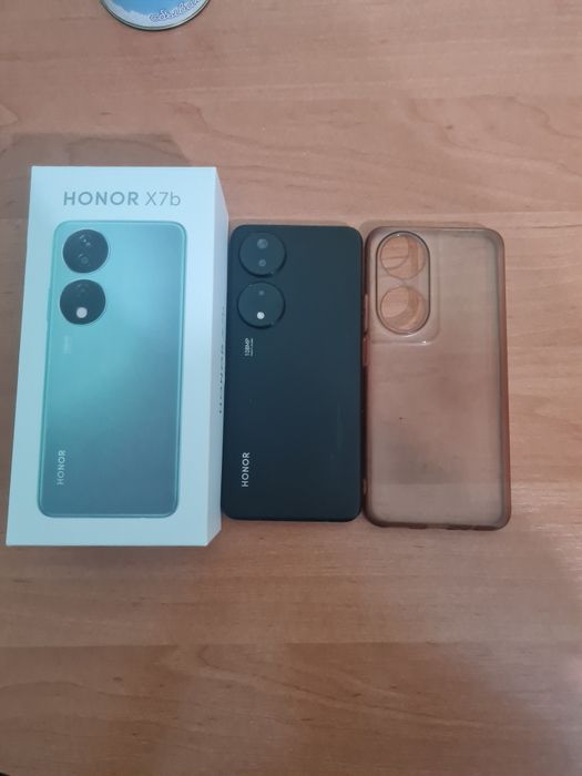 Honor x7b 8/128 в идеале с коробкой