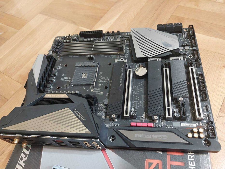 AMD Ryzen 7 5800Х + Gigabyte X570 Aorus Master Wi-Fi