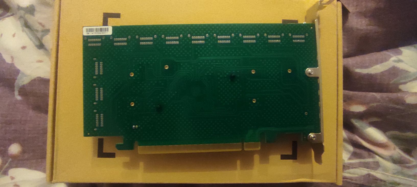 Placă extensie SATA PCIe 16x gen 3