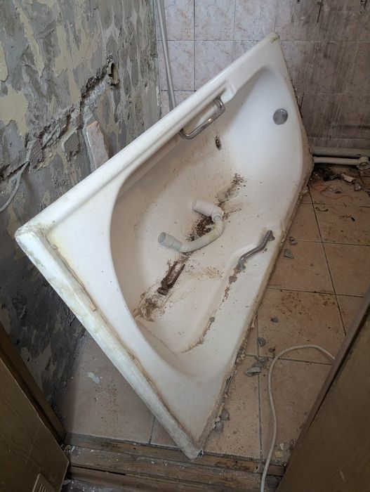 Продам чугунную ванну!