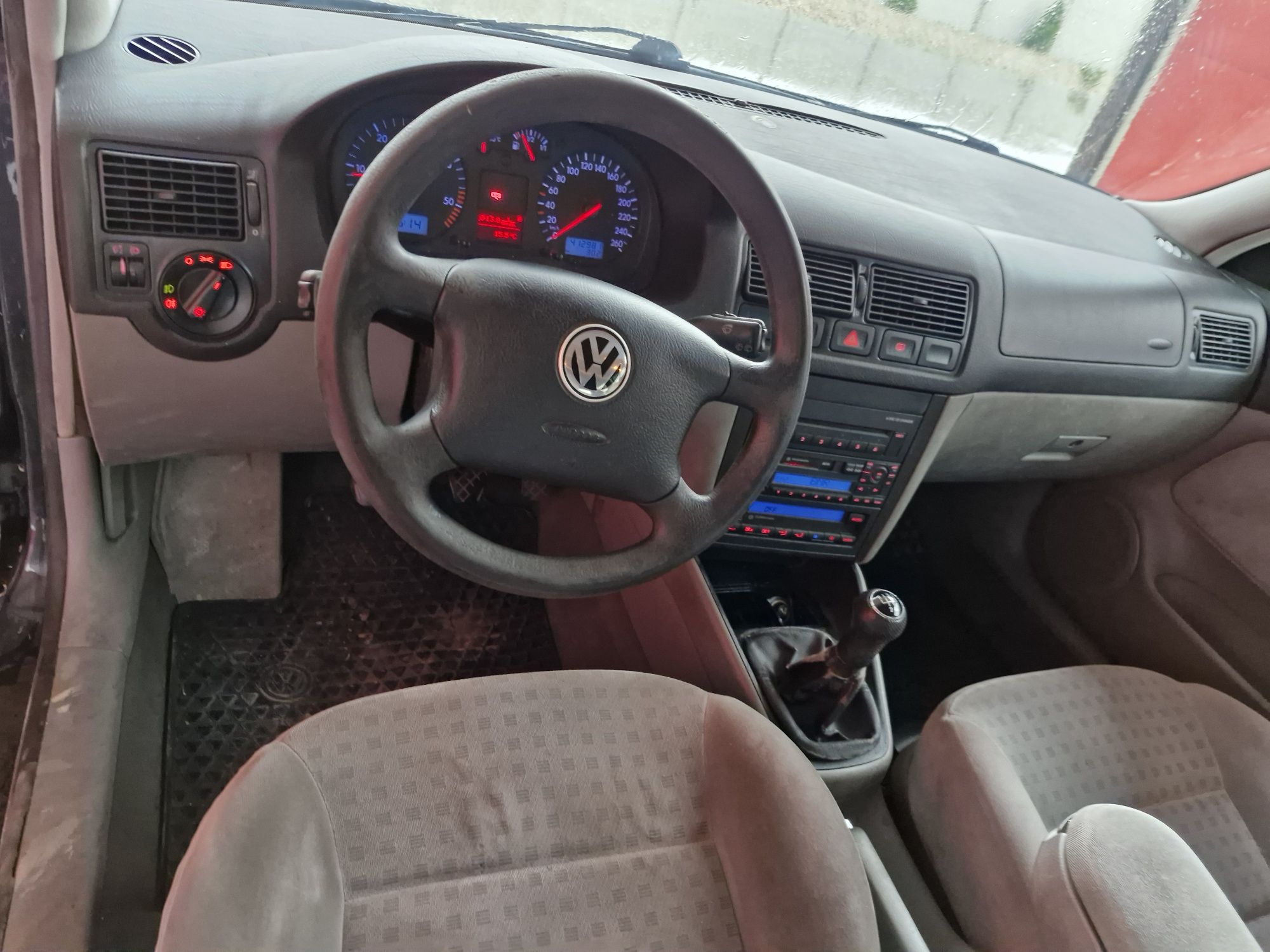 Vând Volkswagen Golf kombi