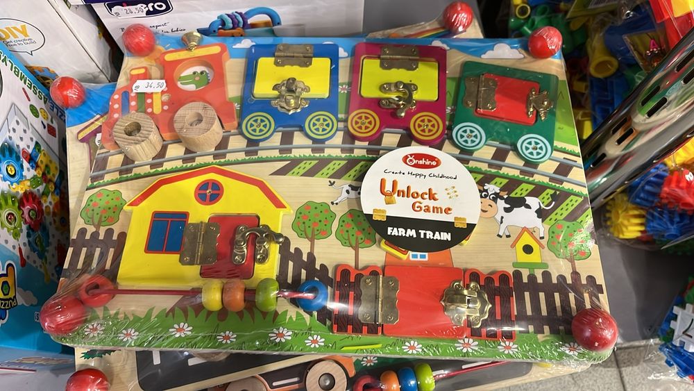 Монтесори дъска/ Бизи борд