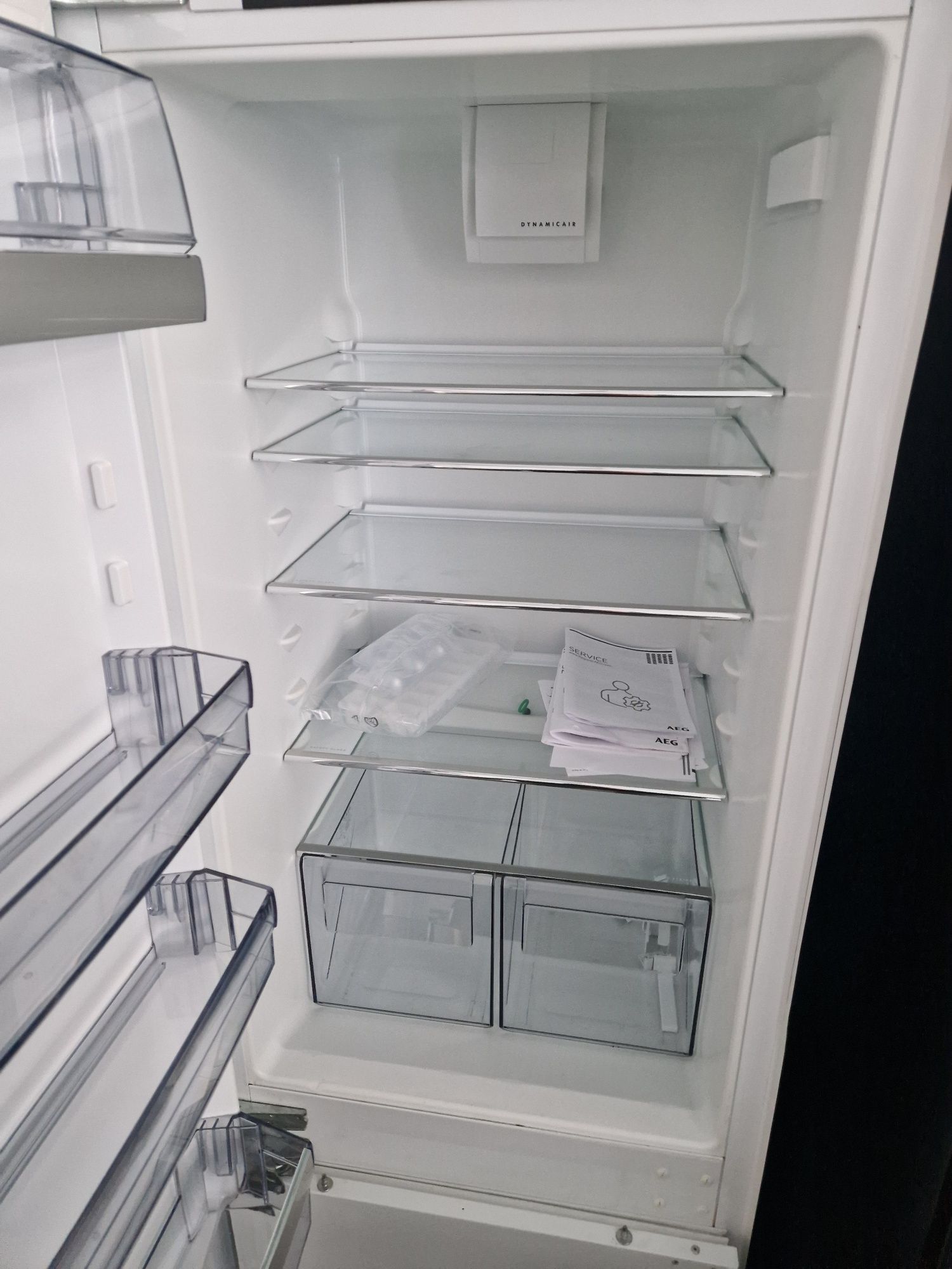 Хладилник за вграждане Aeg A++ No frost