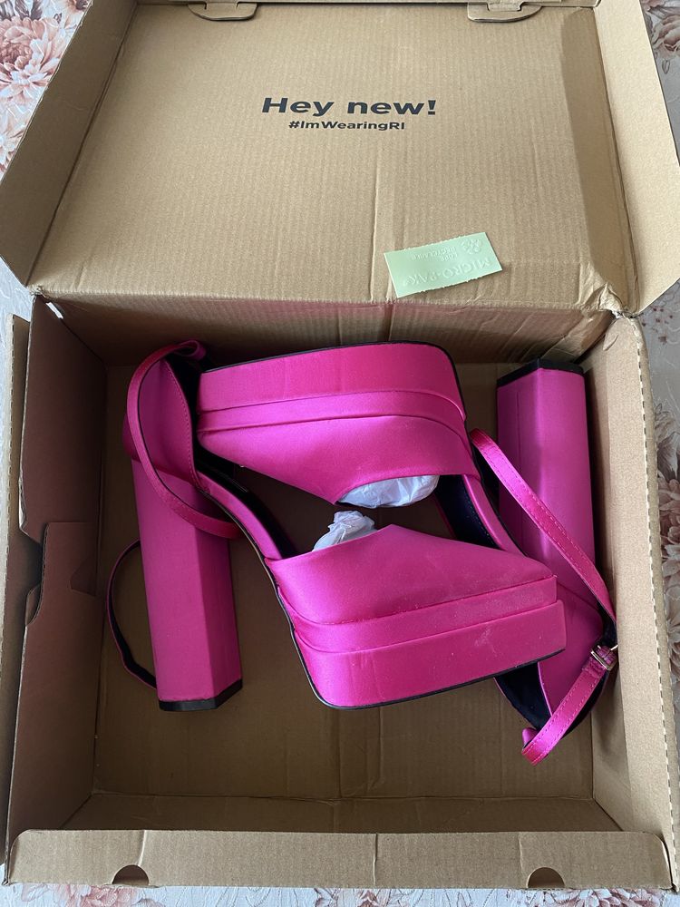 Дамски обувки River Island с висок ток и платформи