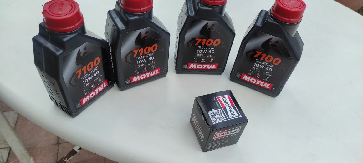 Vând sau schimb motocicleta