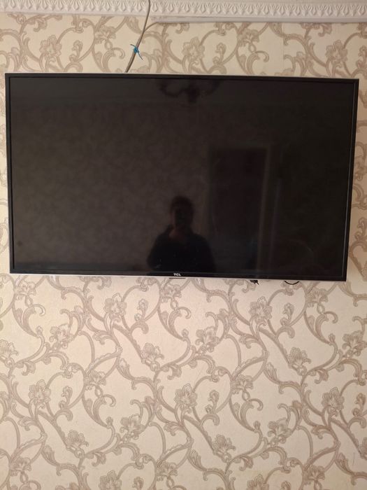 Телевизер TCL. Хорошо работает
