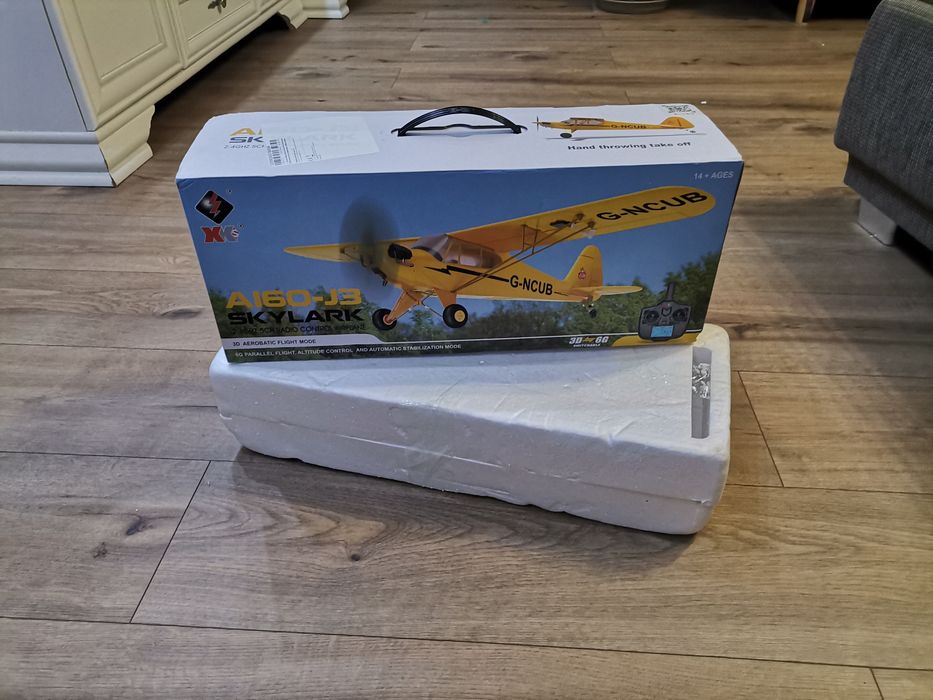 Avion cu telecomandă A160-J3 SKYLARK
