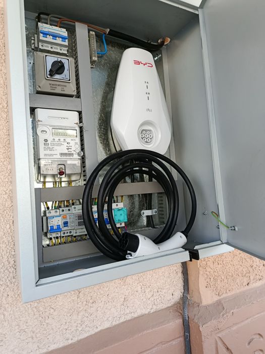 Zaryadka shit 7kw sotiladi. Продоется Щит для зарядки электро 7квт.