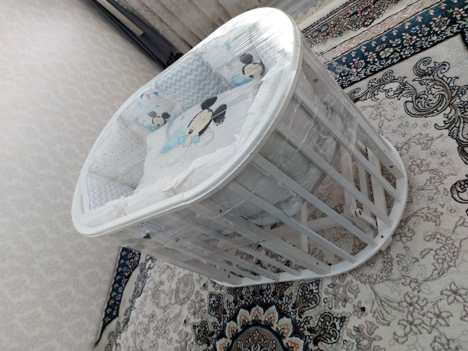 Детские кровать почти новый