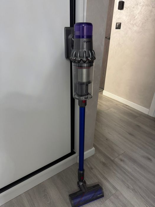 Aspirator dyson v11 absolut
