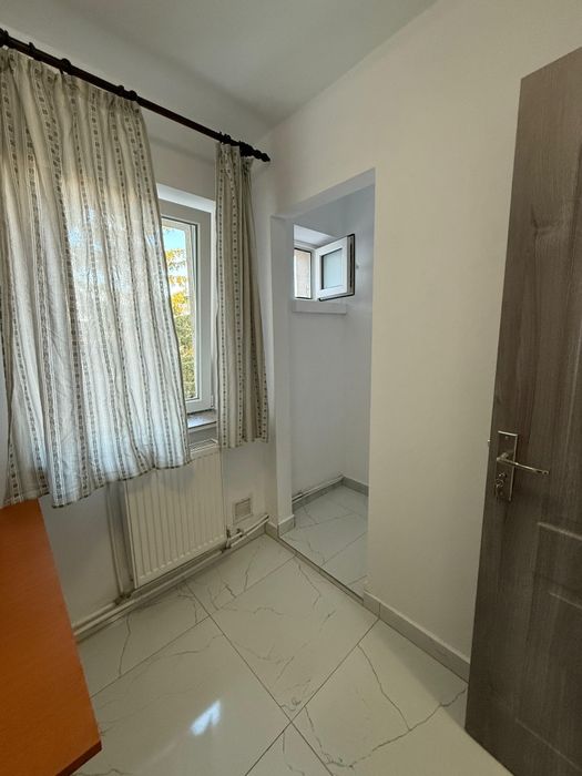 Proprietar - vand garsoniera moderna strada 9 Mai