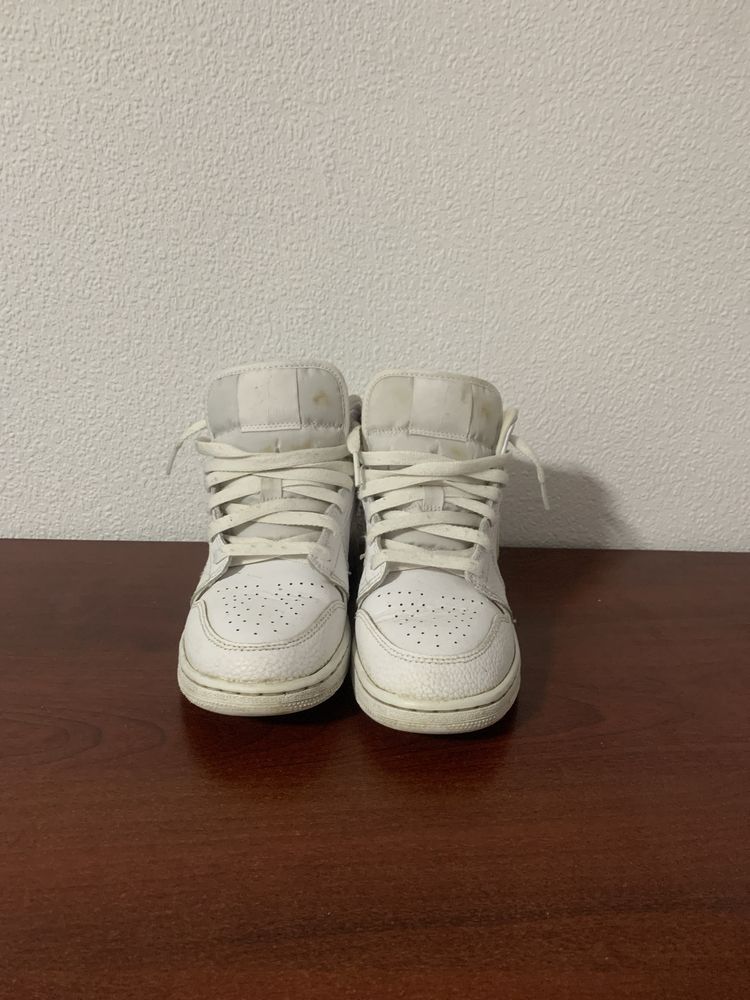 Jordan 1 Mid Triple White