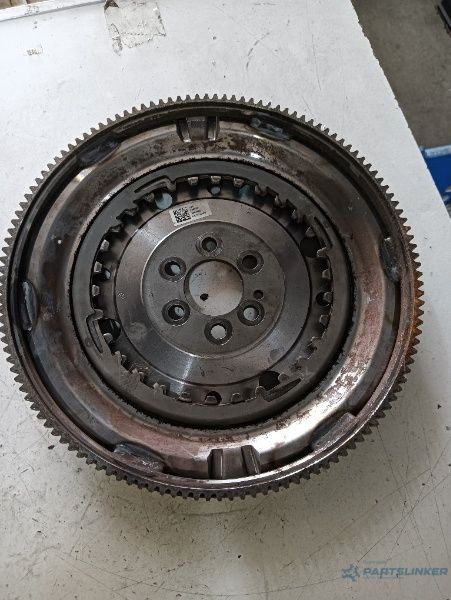 Volanta VOLKSWAGEN GOLF VII (5G1, BE1) [ 2012 - > ] TSI (CHZK) 63KW|86HP OEM 04c105266d