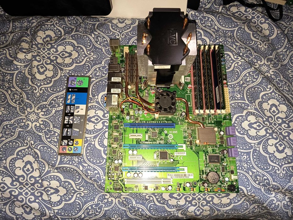 Kit gaming/retro, sk 1366, Core i7 920 + placa baza X58 + 6gb ddr3