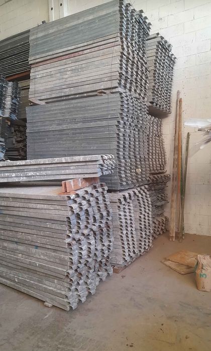 Vand schela metalica si accesorii