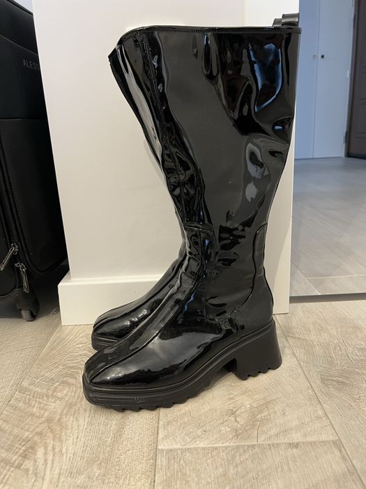 Лачени ботуши черен цвят 38 номер