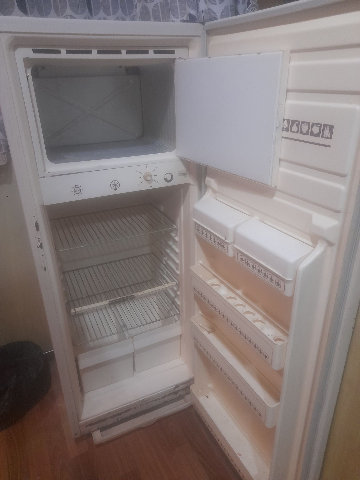 Продаёться холодильник