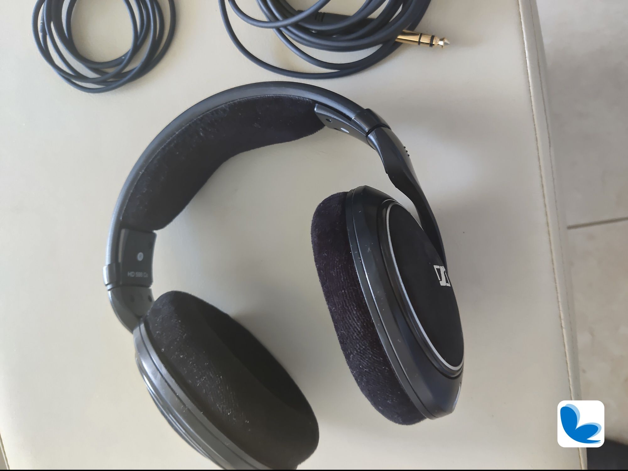Продавам запазени слушалки Sennheiser 598 cs .