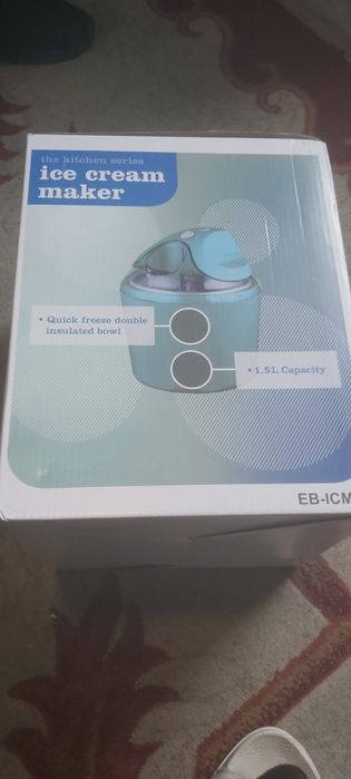 Aparat de inghetata profesional de 1.5 litri, perfect pentru a face in