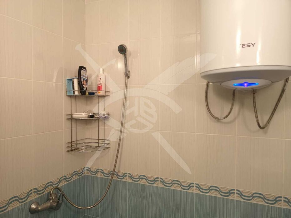 Дава се под наем Двустаен апартамент в Варна, Цветен квартал - 60 кв.м за 400 € - Снимка #3