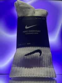 Носки Nike Everyday в белом и чёрном цвете