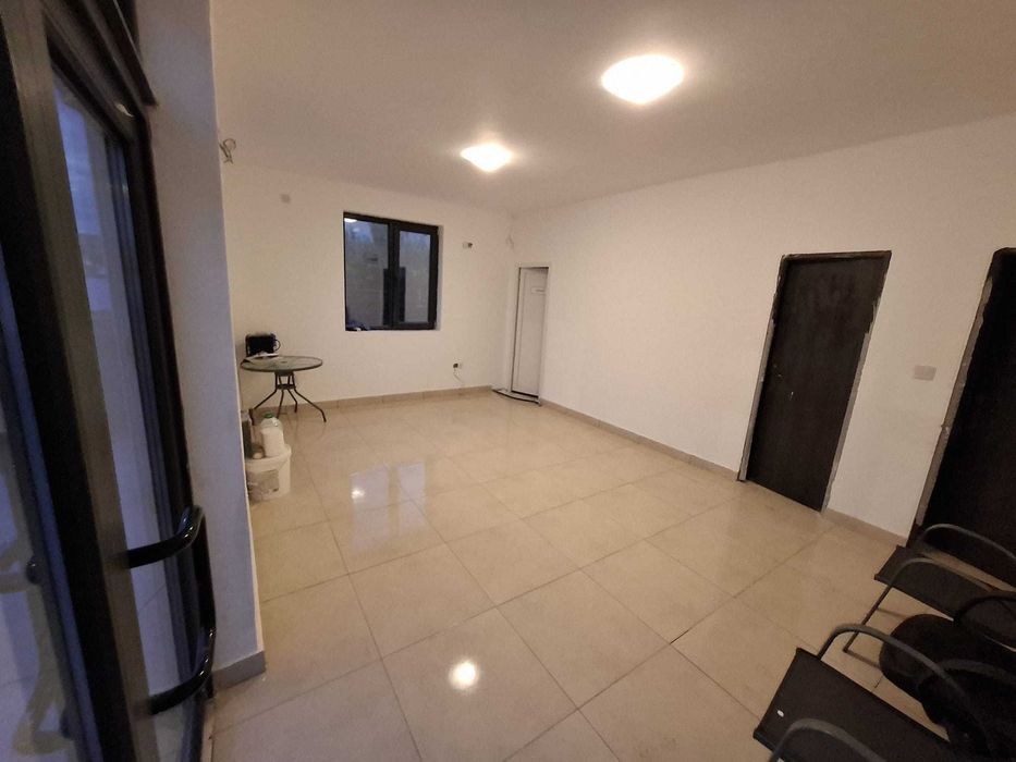 Inchiriez 2 Spatii Comerciale 100 mp - Filiasi