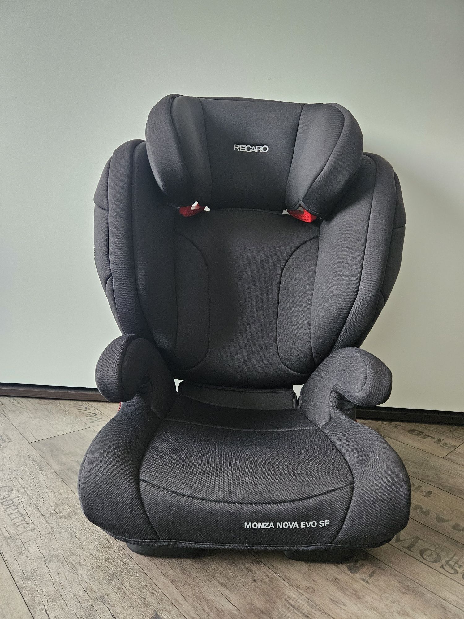 Стол за кола 15-36кг. RECARO MONZA NOVA ISOFIX
