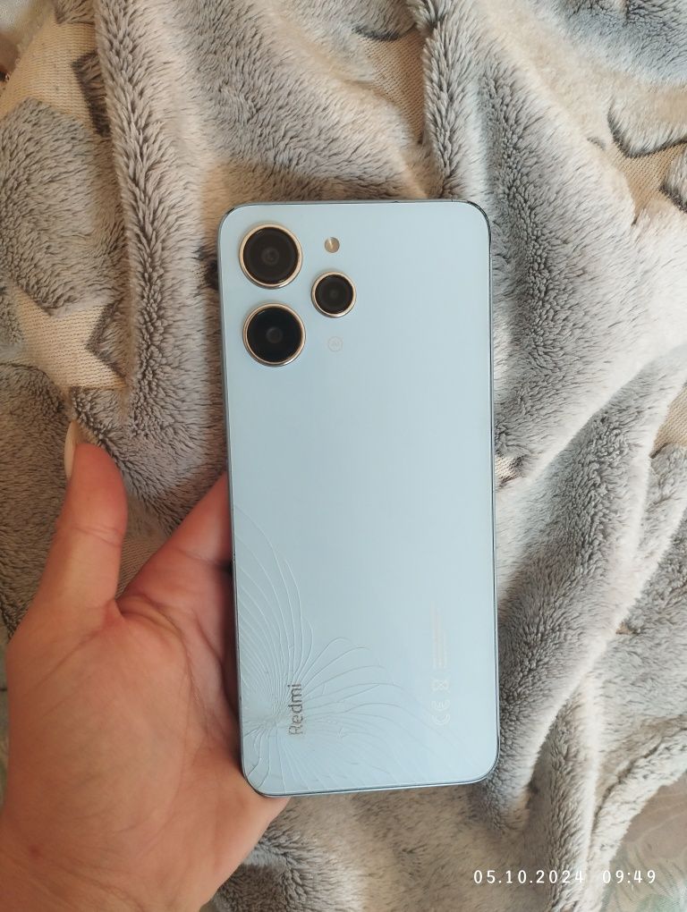 ПРОДАМ Redmi 12 срочно