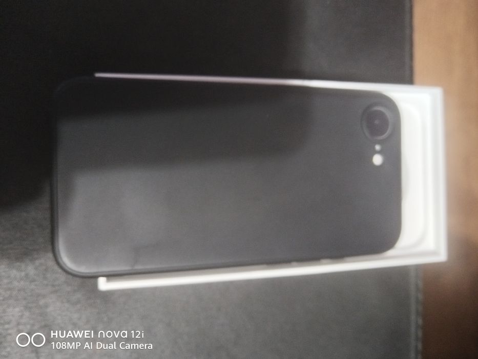 Продава се IPhone 16e
