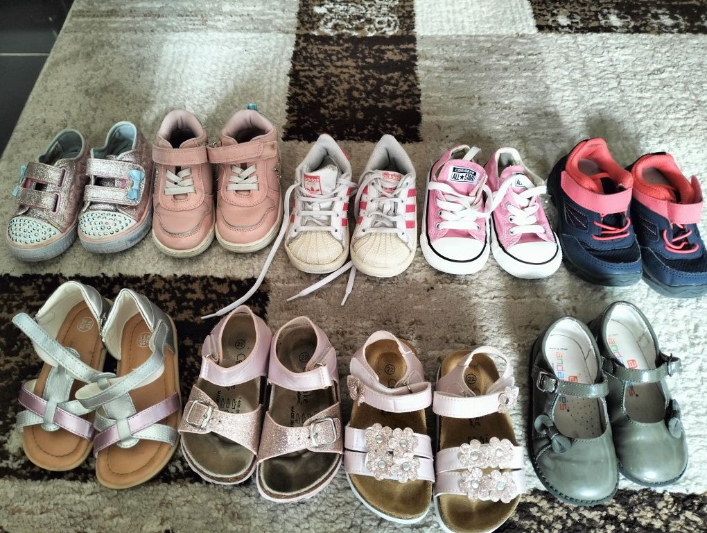 Papucei fetiță diferite mărimi