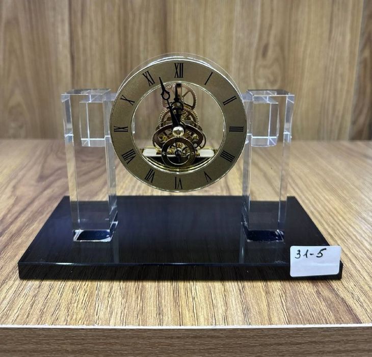 Сувенирные настольные часы из змеевика "Атлант"