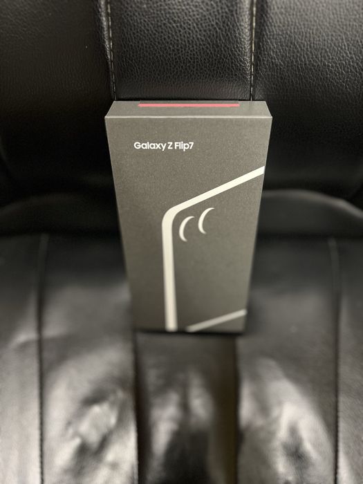 Samsung Z Flip 7 / 512 GB CoralRed НОВ !!!