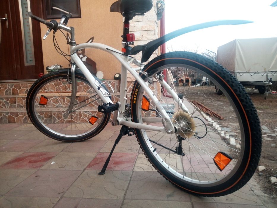 bicicleta GROOVE mountain bike cu roti de 26 inch cu cadru din alumini