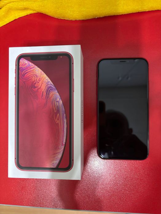 Продам iPhone XR 64gb Red